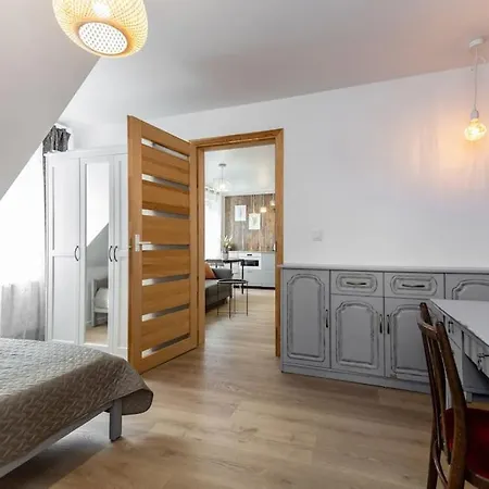 2 In Centre With Free Parking Apartament *